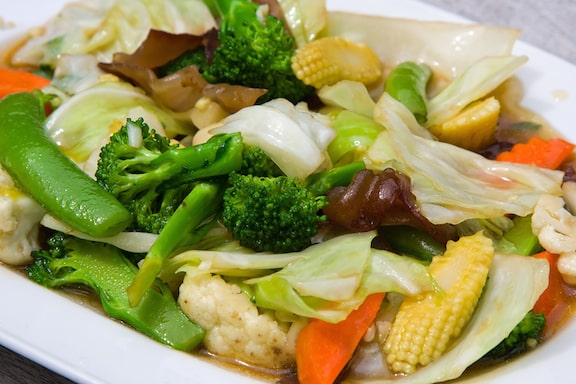 Broccoli and baby corn stir-fry - Buddhist's delight recipe