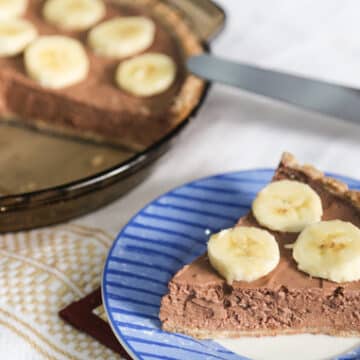 Vegan Chocolate Banana mousse pie