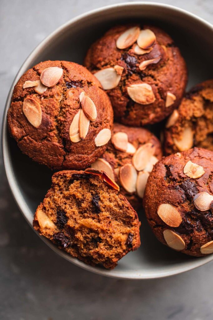 vegan pumpkin chocolate chip muffins