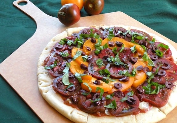 garlicky vegan margherita pizza recipe