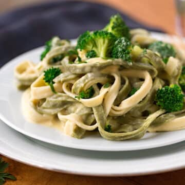 Vegan fettuccine Alfredo