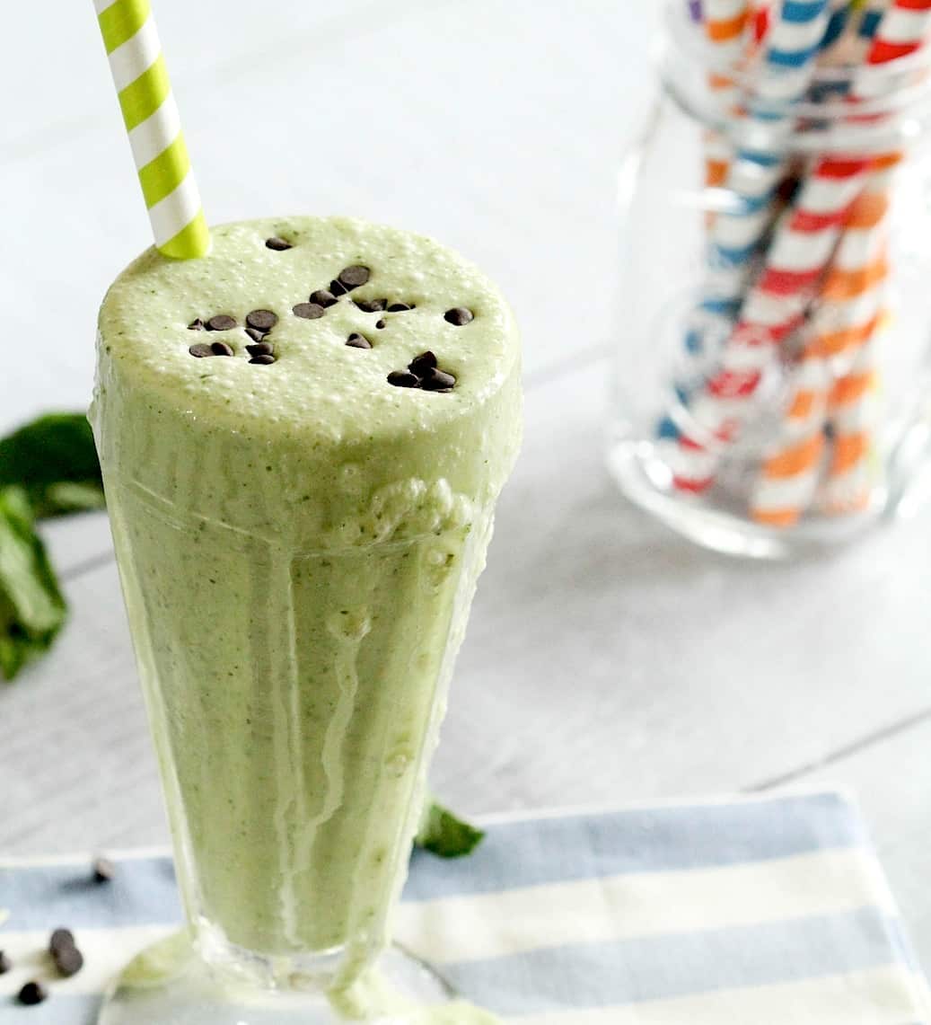 Batido de menta con chip de Sophia Z de Love and Lentils