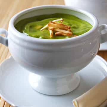 Cold Avocado and pea soup