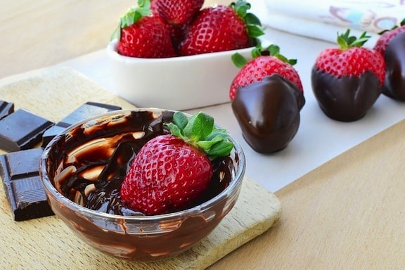 Chocolate-Dipped Strawberries recipe