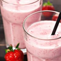 Strawberry vanilla maca smoothie