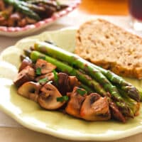 Garlicky asparagus with mushrooms