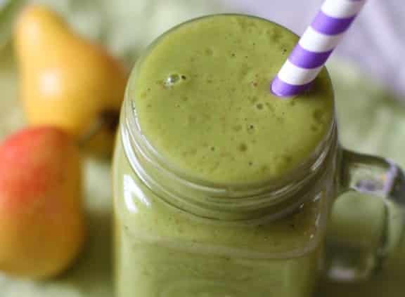 Pear and spinach smoothie from Love and Lentils