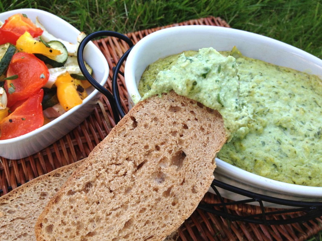 Creamy-Artichoke-Spinach-Dip-1066x800