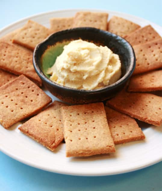 Hummus Crackers