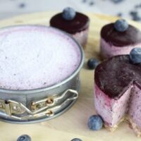 Vegan and Raw Blueberry Cheesecake