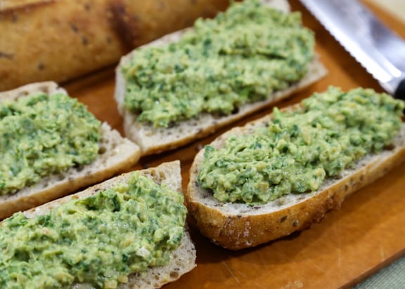 Chickpea, Spinach, and Avocado Spread