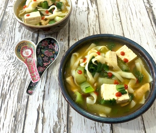 20-minute Asian vegetable noodle soup