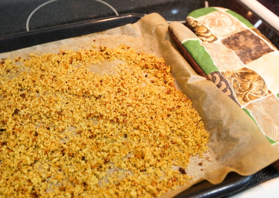 Crispy quinoa crumbs