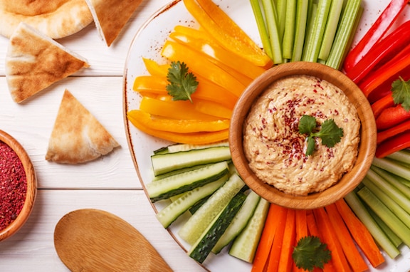 Hummus with raw vegetables