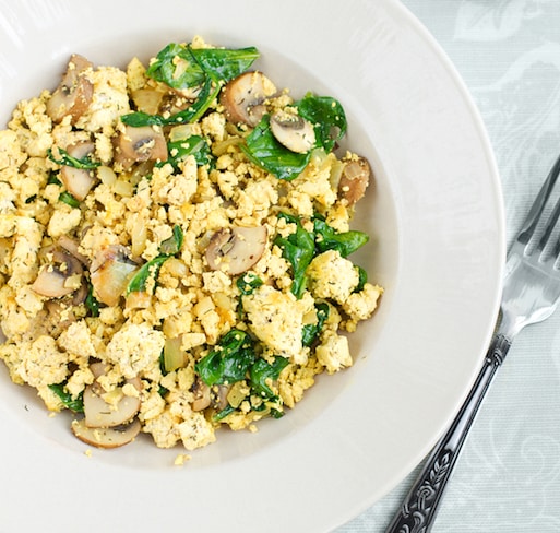 Tofu scramble with spinach and mushrooms
