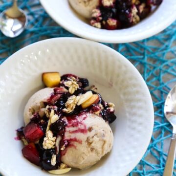 Easy skillet blueberry cobbler