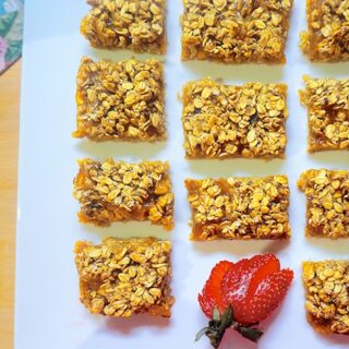 Four-Ingredient Apricot Bars