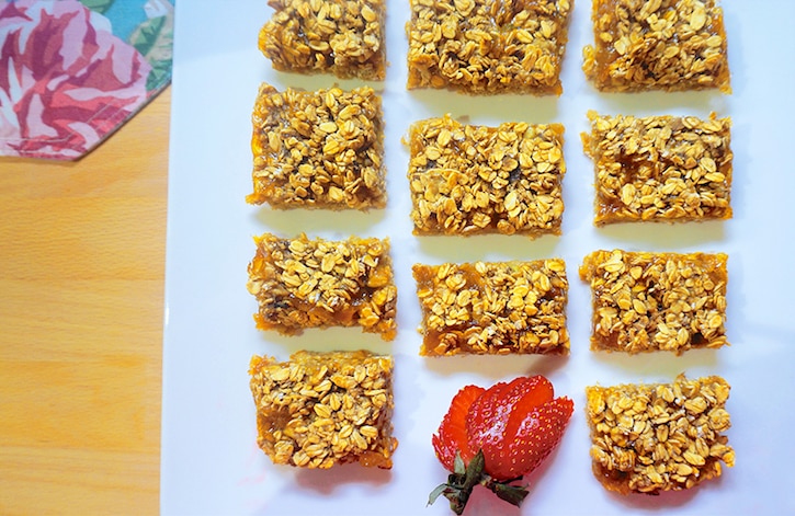 Four-Ingredient Apricot Bars
