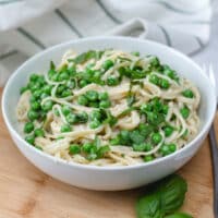 Vegan Fettuccine with Peas and Alfredo Sauce