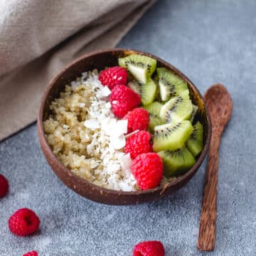 Sweet Quinoa Breakfast Bowl