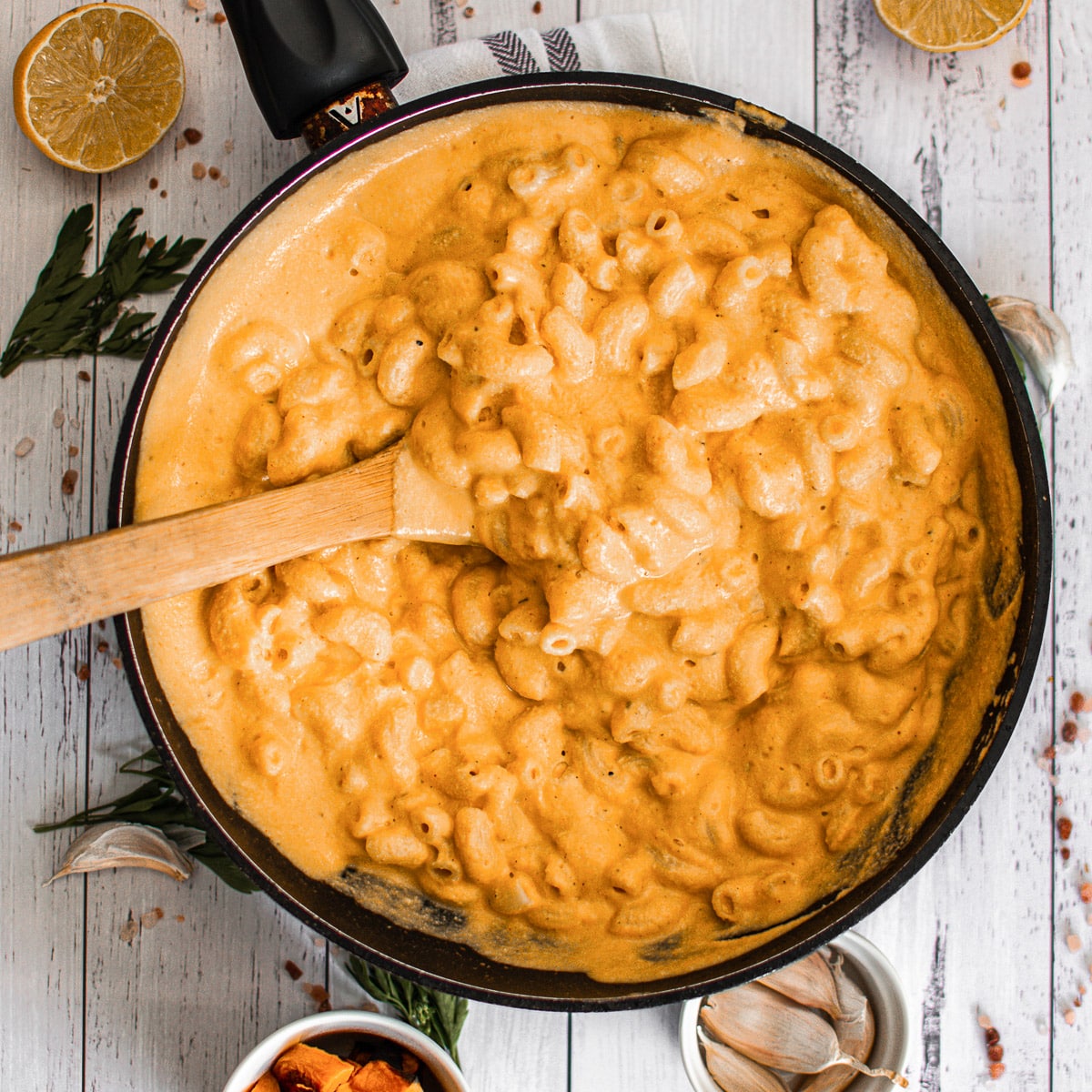 pot of vegan pumpkin mac and cheese