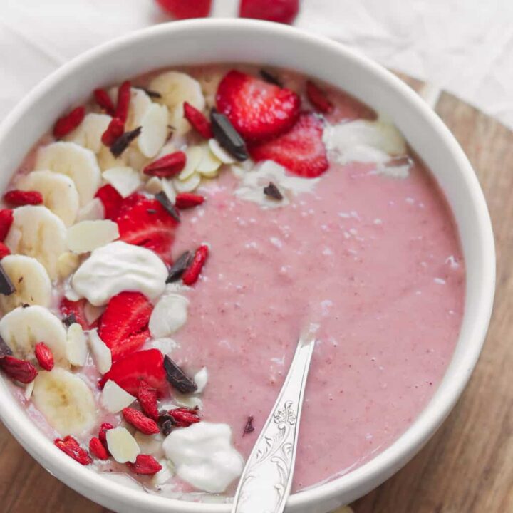 Image for Protein-Packed Strawberry and Banana Vegan Smoothie Bowl