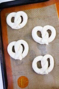 vegan soft pretzels