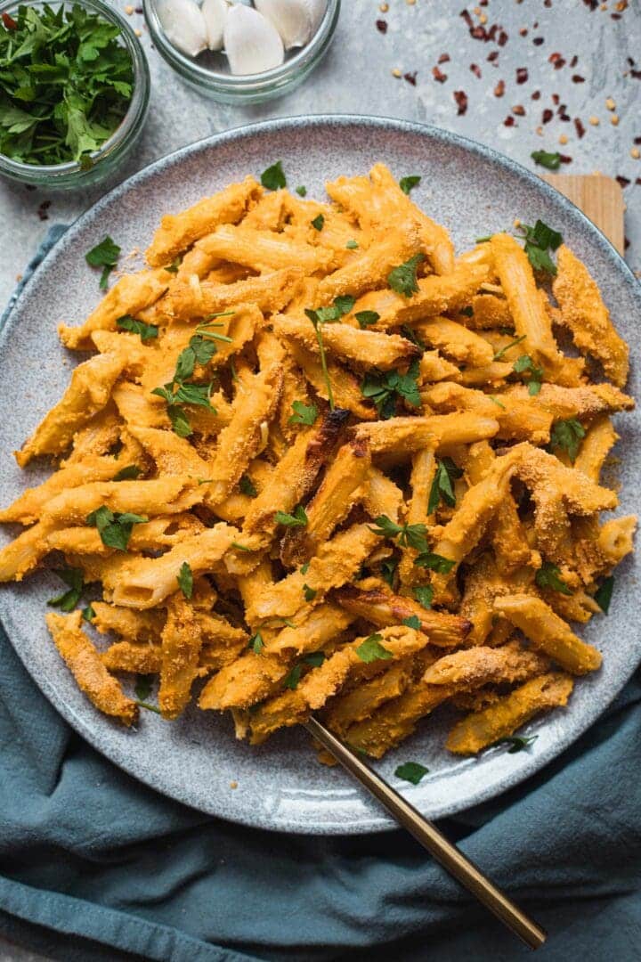 Vegan baked mac and cheese