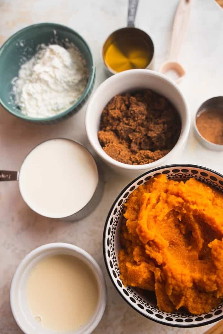 Ingredients for vegan pumpkin pie