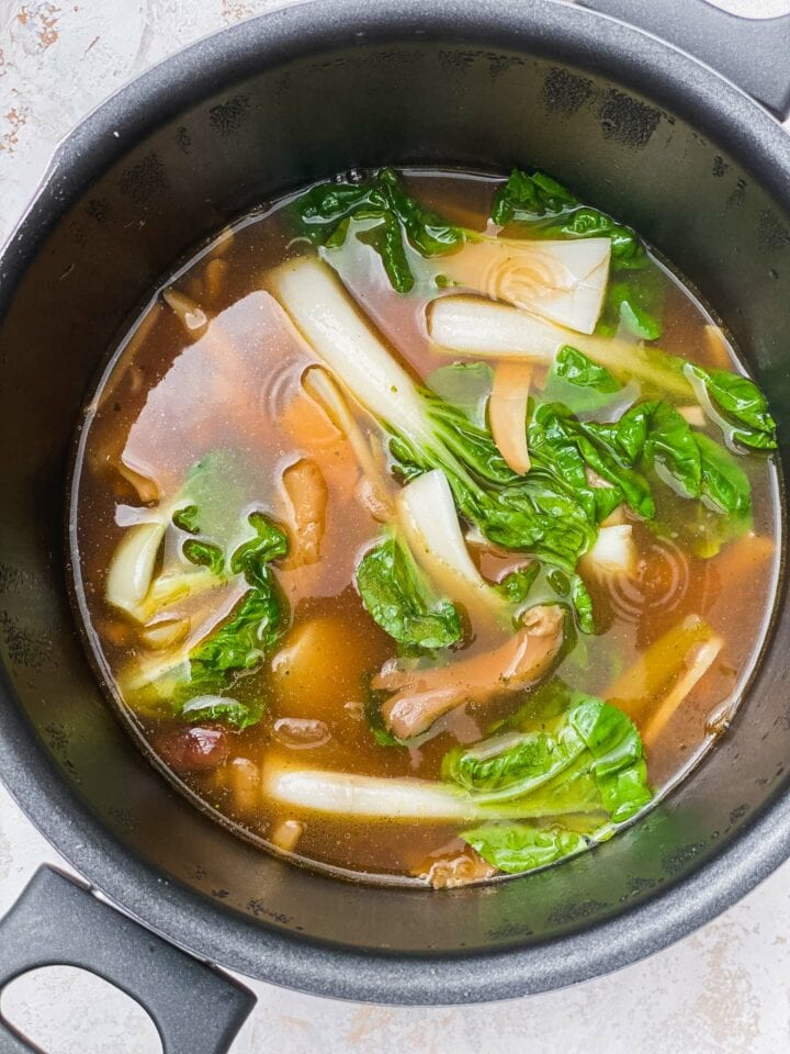Vegetable stock with Pak Choi