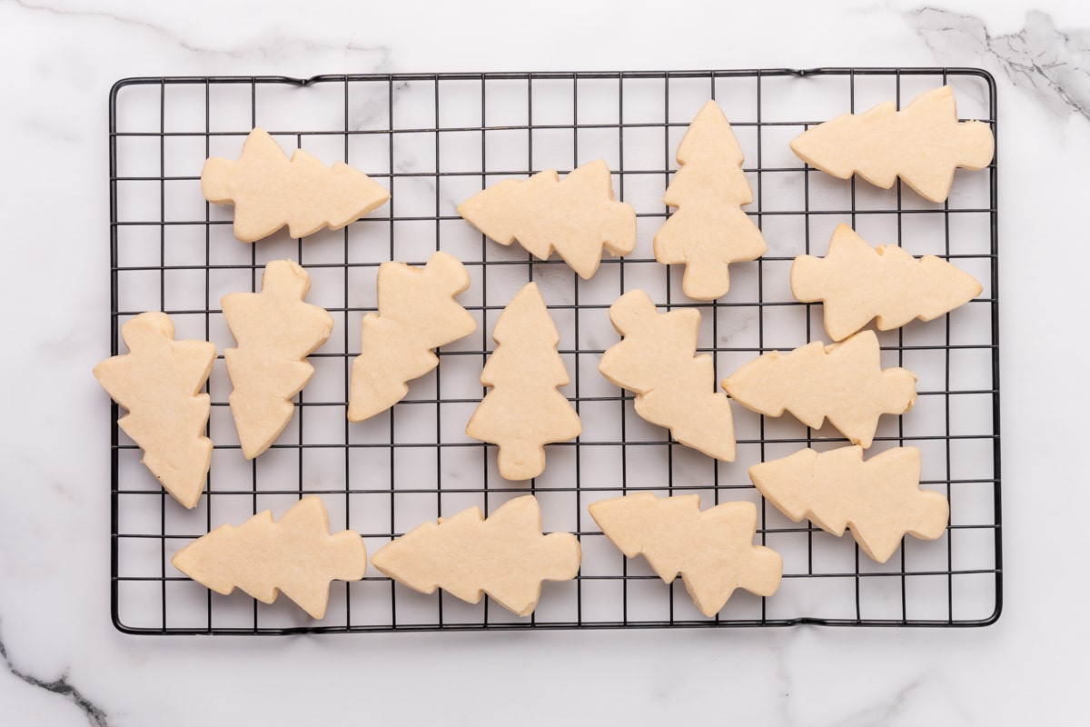 vegan christmas cookies on a cooling rack