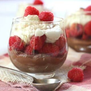 raw chocolate raspberry cheesecake parfaits