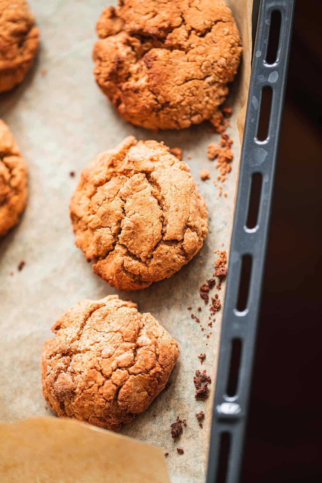 close up of vegan snickerdoodles