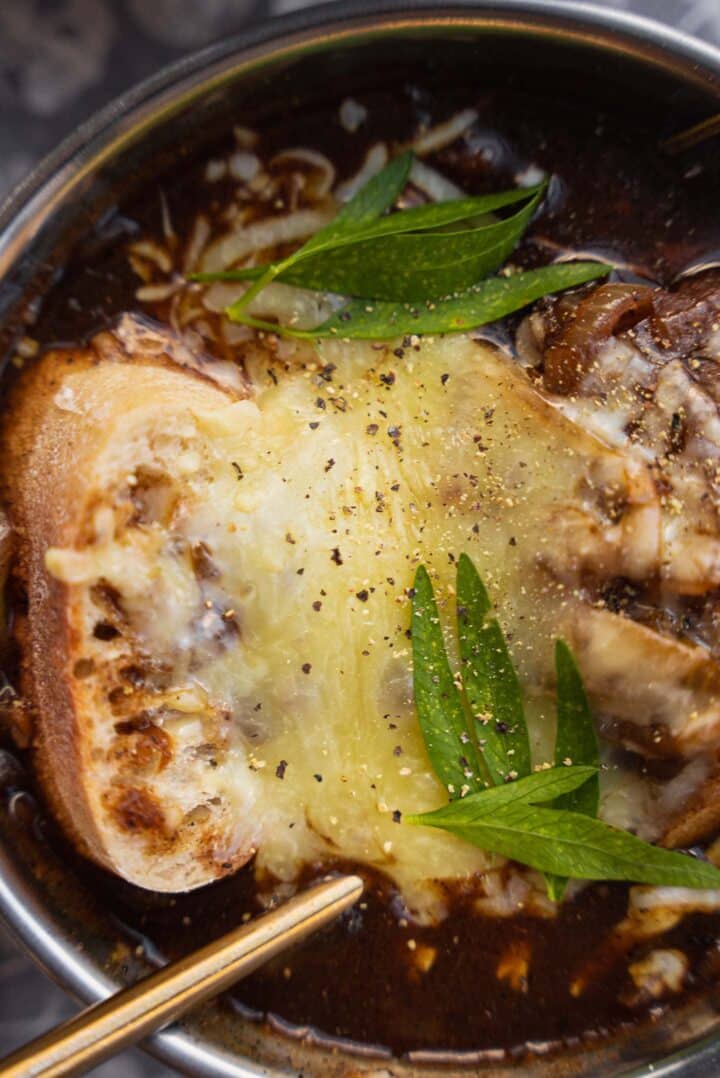 Vegan French onion soup