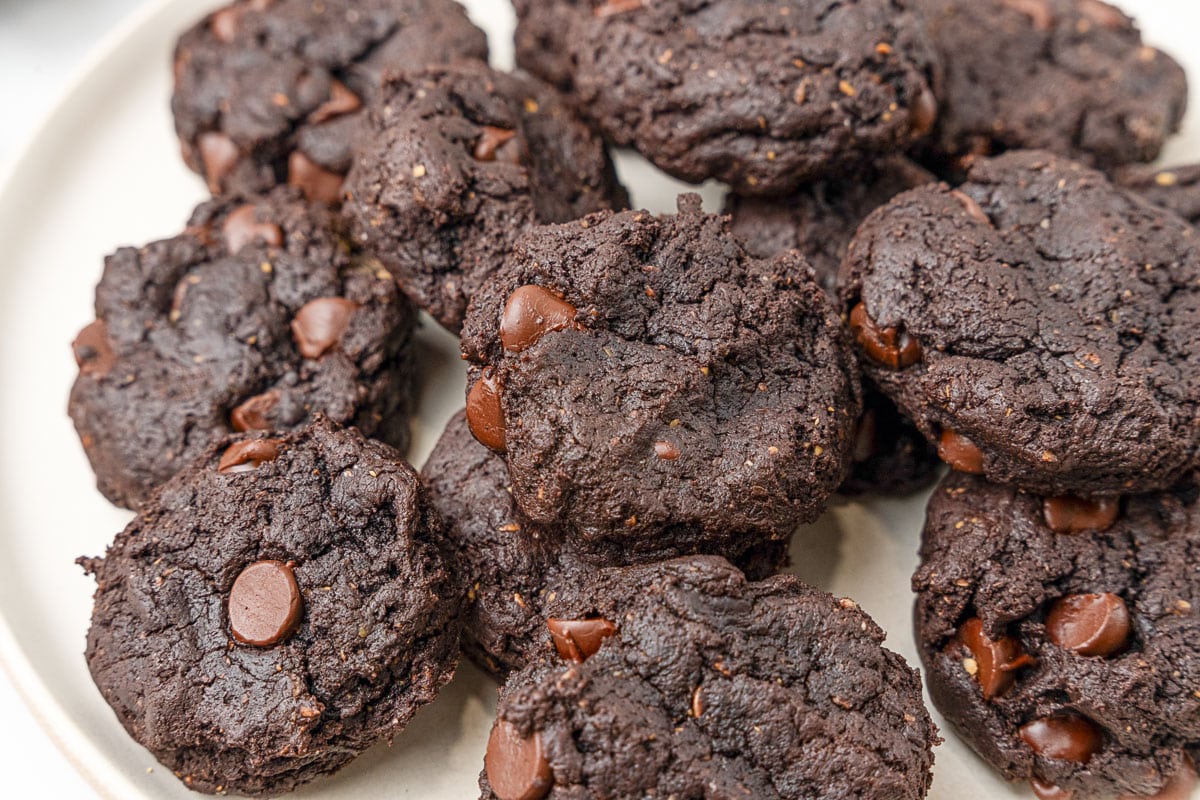 vegan chocolate avocado cookies