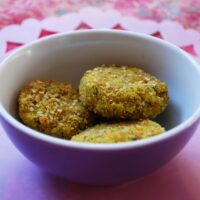 Vegan curried tofu burger ready to serve