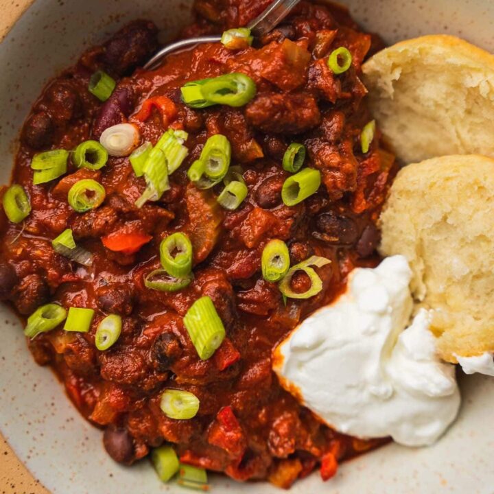 Easy Vegan Chili - photo courtesy of Oh My Veggies