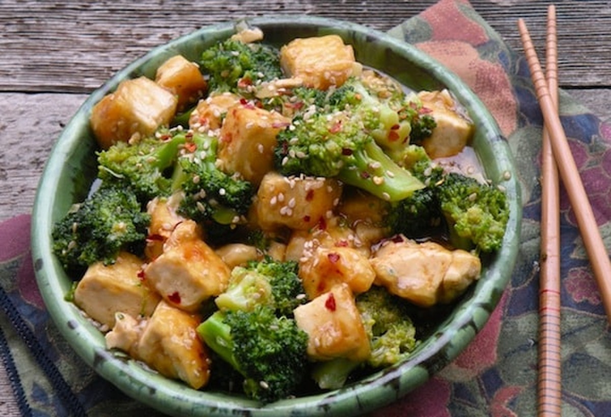 Sesame-ginger tofu and broccoli stir-fry